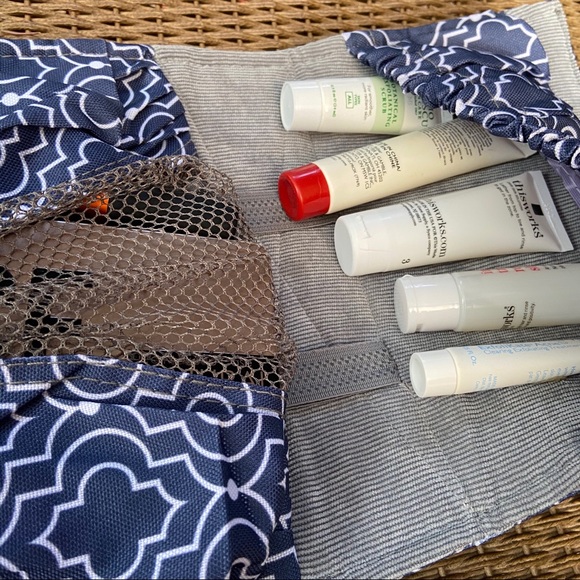 NWOT Lilly Bit pattern cosmetic multipocket bag - Picture 5 of 7